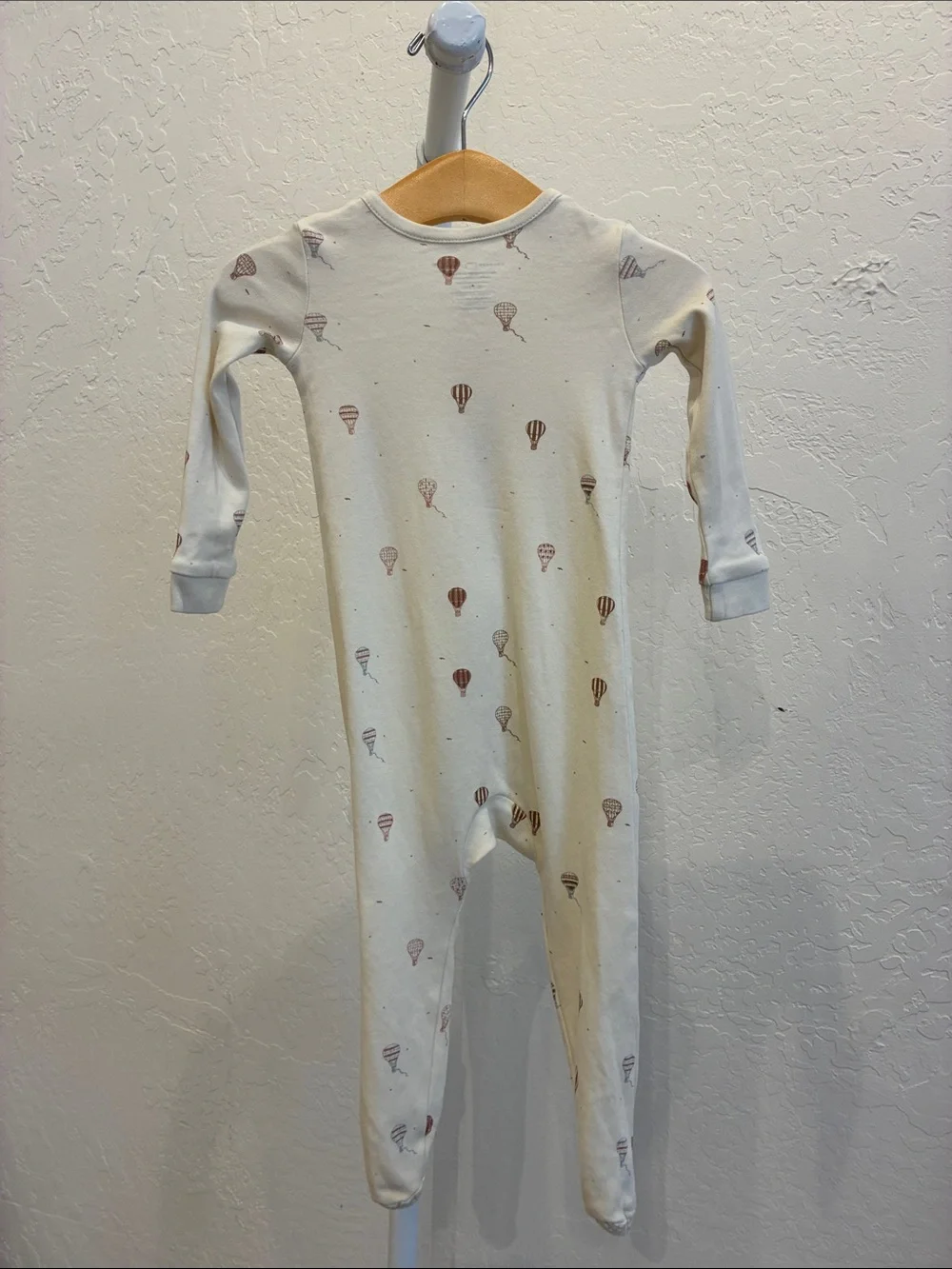 Colored Organics Cream Baby Footed One-Piece with Brown Hot Air Balloon Print